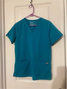 Figs Women Teal Casma V-Neck Scrub Top | small